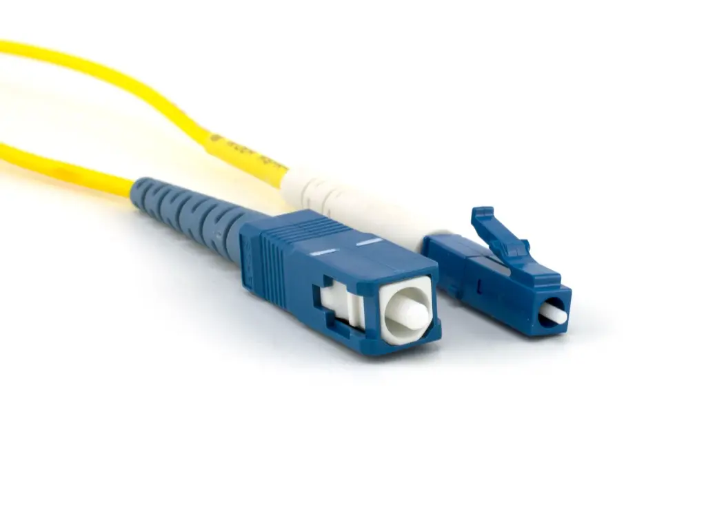 0012068_1m-singlemode-simplex-fiber-optic-patch-cable-9125-lc-to-sc.webp